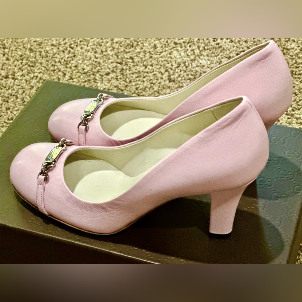 Brand New Gucci Pink Pumps